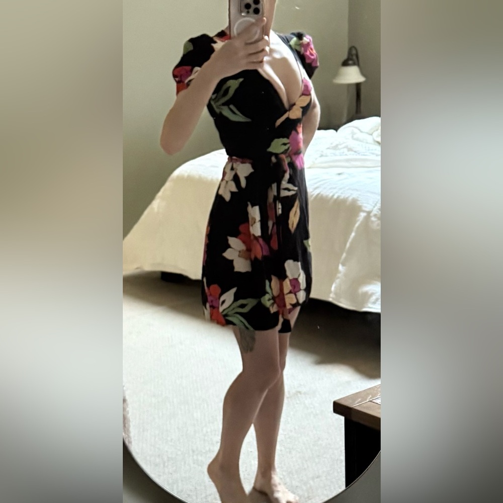 Cute Floral Wrap Mini Dress - navy & pink tropical. Cap sleeves, tie wrap.